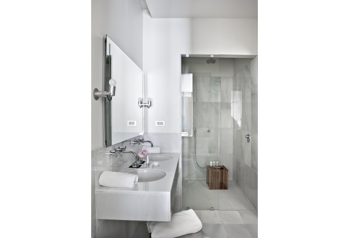 Mr & Mrs Smith - Deluxe Room Bathroom