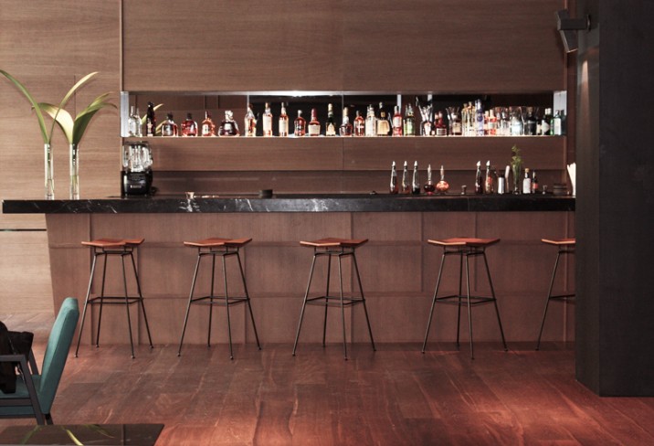 Mr & Mrs Smith - Bar