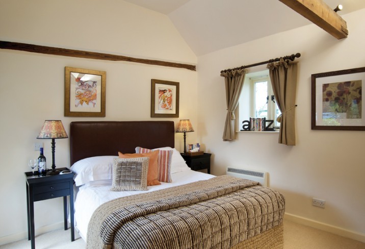 Mr & Mrs Smith - A Room in the Barn