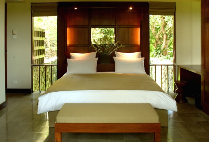 Mr & Mrs Smith - Bedroom