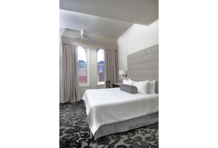 Mr & Mrs Smith - Apple King Room