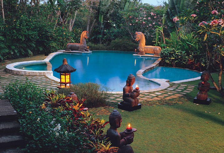 Mr & Mrs Smith - Pool