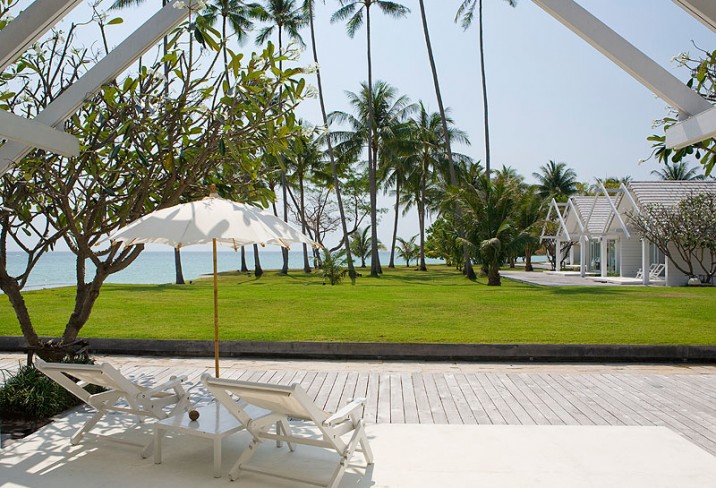 Mr & Mrs Smith - YL Studio view