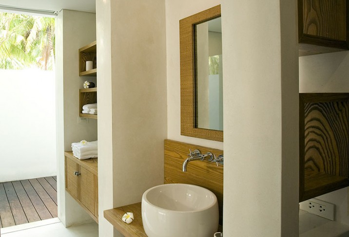 Mr & Mrs Smith - YL Studio bathroom
