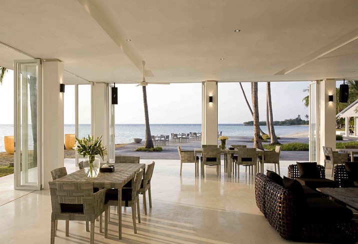 Mr & Mrs Smith - Clubhouse