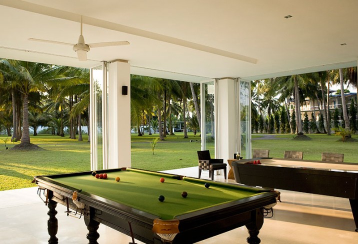 Mr & Mrs Smith - The Clubhouse games room