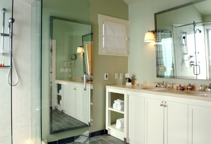 Mr & Mrs Smith - Bathroom