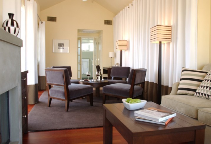 Mr & Mrs Smith - Vineyard Suite Parlour Cottage