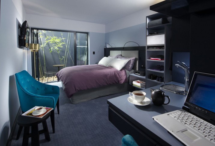Mr & Mrs Smith - Courtyard Room