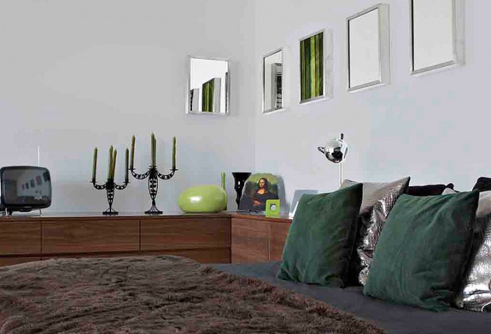 Mr & Mrs Smith - Green bedroom
