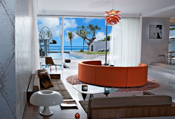 Mr & Mrs Smith - Lounge