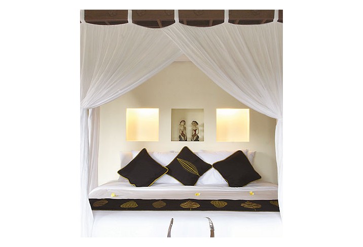 Mr & Mrs Smith - Bedroom
