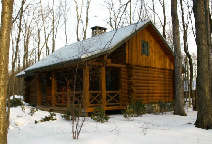 Mr & Mrs Smith - Log Cabin exterior