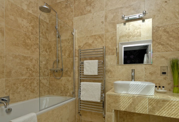 Mr & Mrs Smith - Dau Room Bathroom