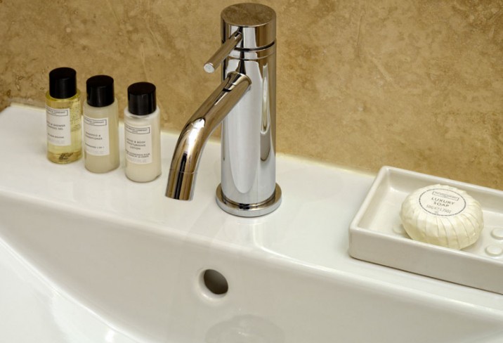 Mr & Mrs Smith - Bathroom detail