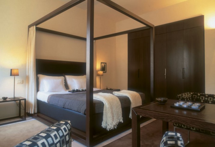 Mr & Mrs Smith - Bedroom