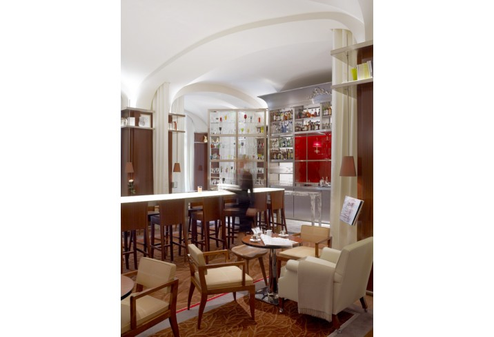 Mr & Mrs Smith - Le Bar Long 