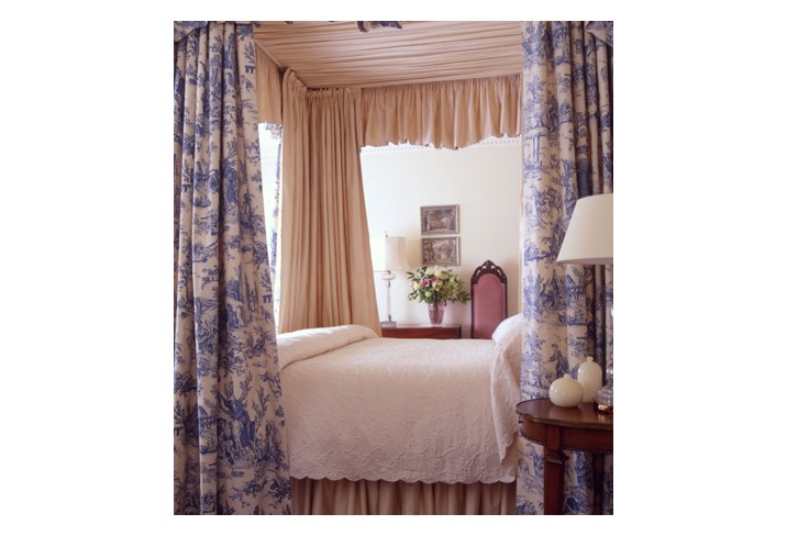 Mr & Mrs Smith - Ice House bedroom (Alexander's Room)