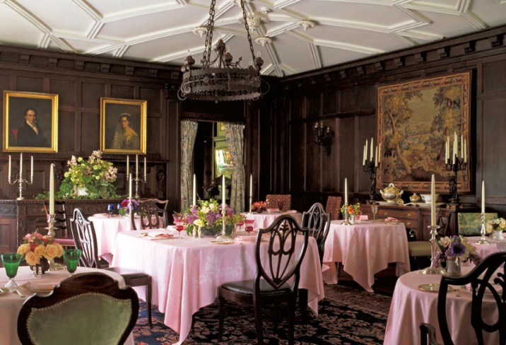 Mr & Mrs Smith - Dining room