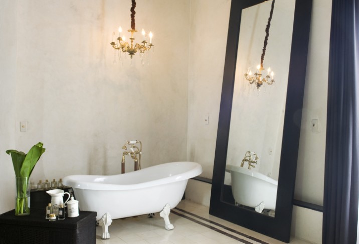 Mr & Mrs Smith - Bathroom