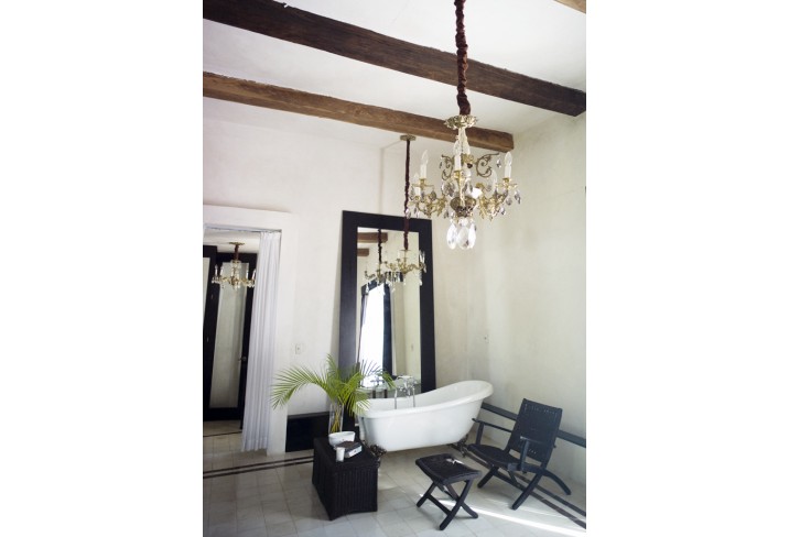 Mr & Mrs Smith - Bathroom