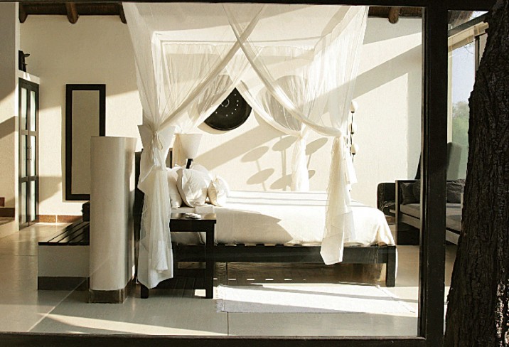 Mr & Mrs Smith - Bedroom