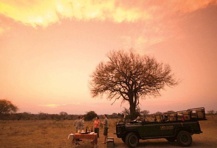Mr & Mrs Smith - Sundowners
