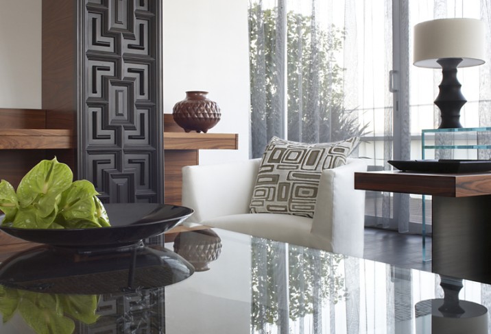 Mr & Mrs Smith - Suite dining table detail