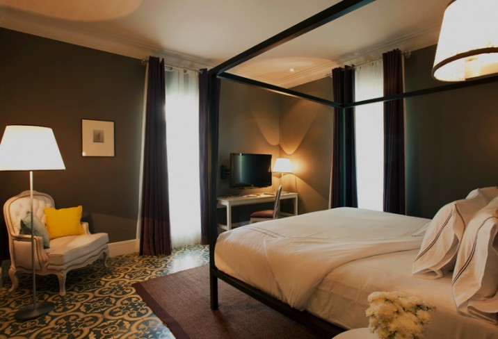 Mr & Mrs Smith - W Orrin Room