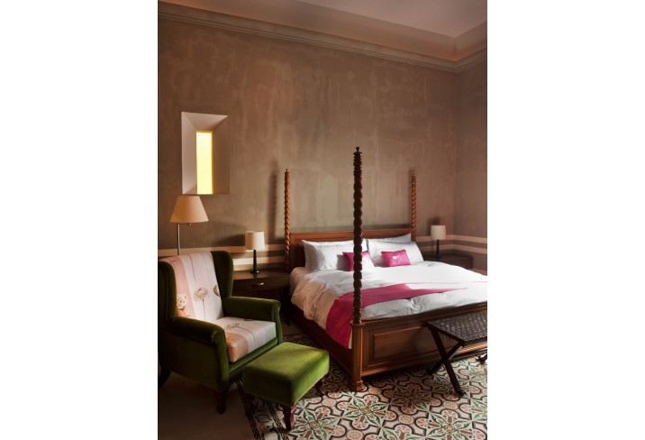 Mr & Mrs Smith - Master Room