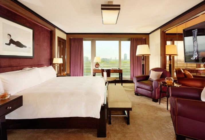 Mr & Mrs Smith - The Penthouse Suite Bedroom