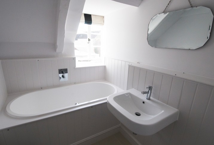 Mr & Mrs Smith - Bathroom