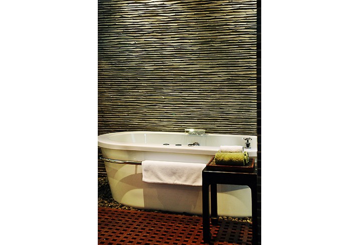 Mr & Mrs Smith - Amala Residence bathroom