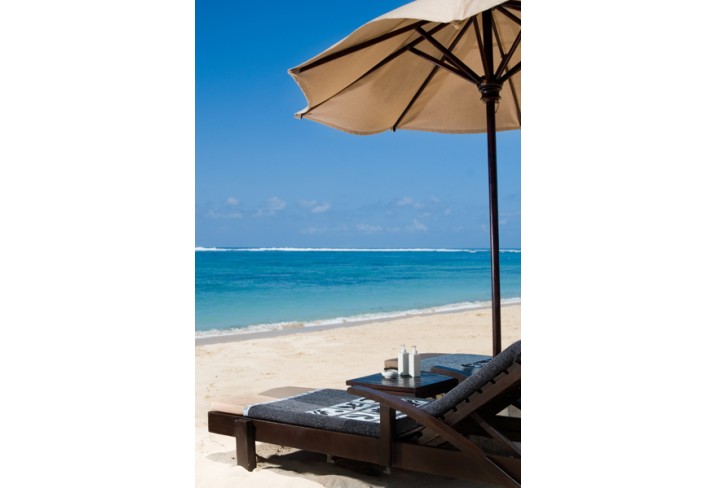 Mr & Mrs Smith - Beach Club at Geger Beach