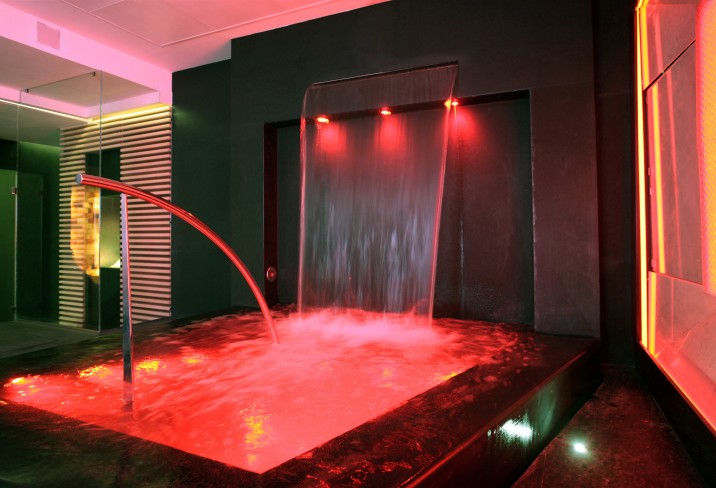 Mr & Mrs Smith - Spa