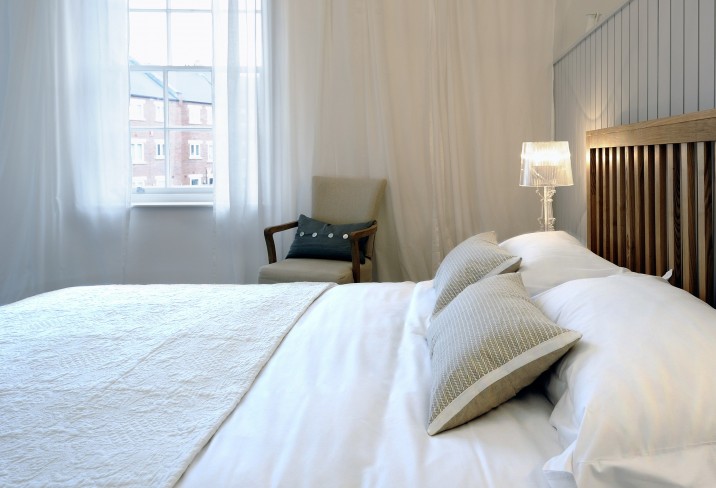 Mr & Mrs Smith - Bedroom