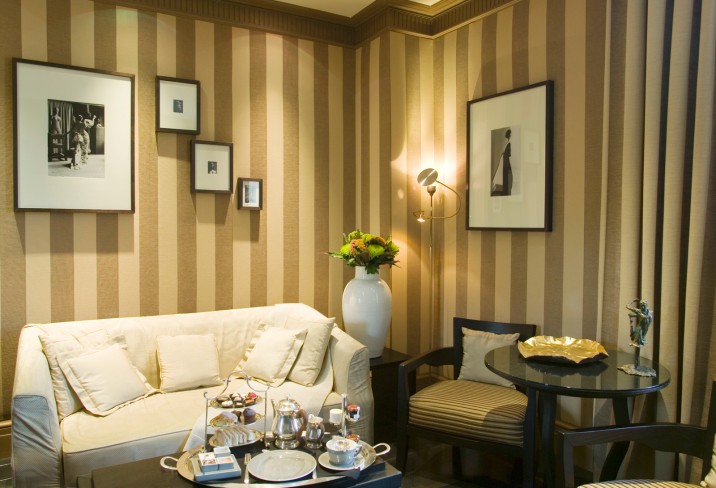Mr & Mrs Smith - Courtyard Junior Suite