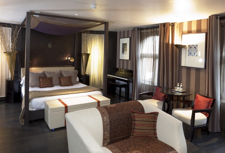 Mr & Mrs Smith - Executive Junior Suite
