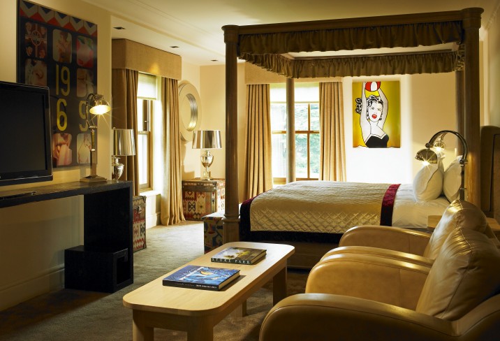 Mr & Mrs Smith - Pavillion Executive Suite