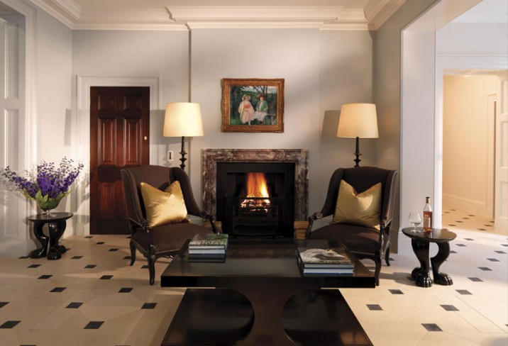 Mr & Mrs Smith - Drawing Room