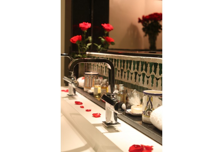 Mr & Mrs Smith - Misriah Bathroom