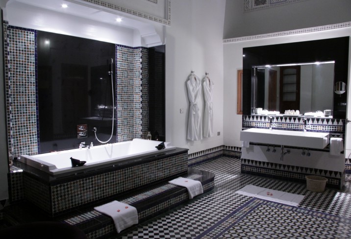 Mr & Mrs Smith - Bathroom