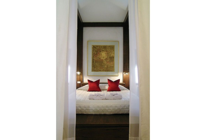 Mr & Mrs Smith - Deluxe Room