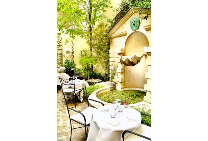 Mr & Mrs Smith - The restaurant terrace