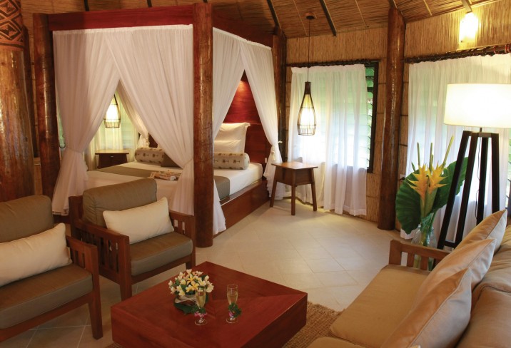 Mr & Mrs Smith - Beachfront Bure