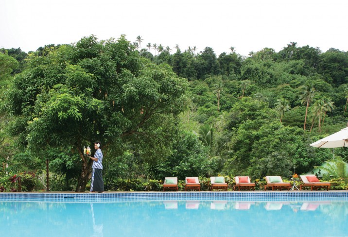 Mr & Mrs Smith - Pool