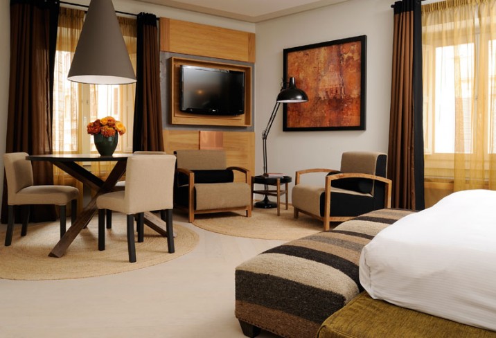 Mr & Mrs Smith - Bedroom
