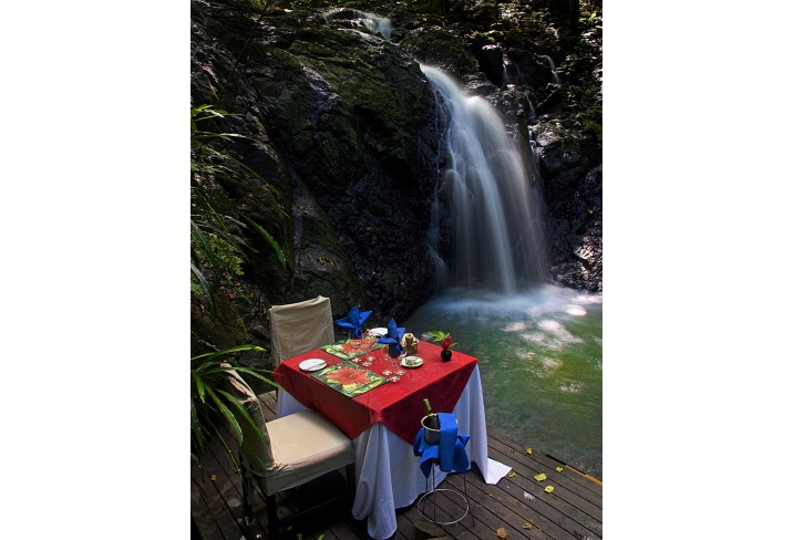 Mr & Mrs Smith - Waterfall lunch