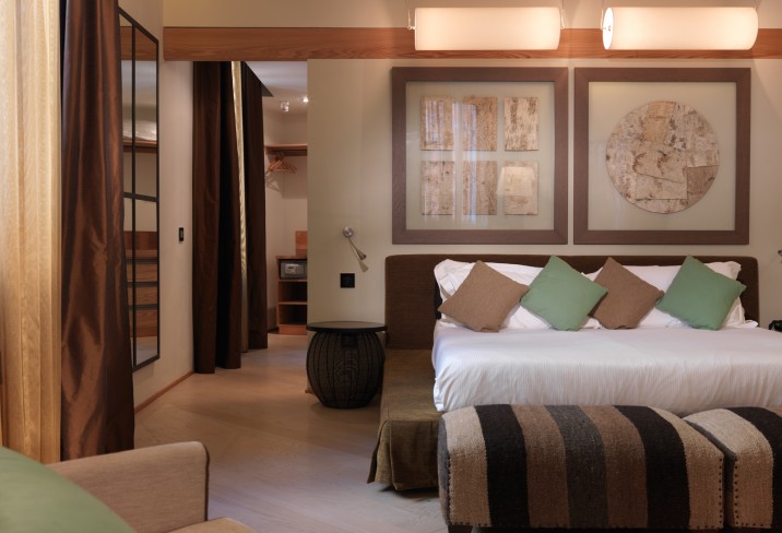 Mr & Mrs Smith - Bedroom
