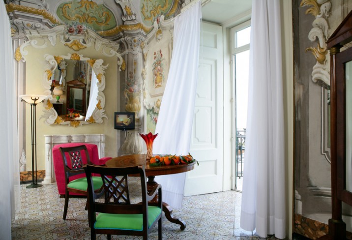 Mr & Mrs Smith - Amore Deluxe Room